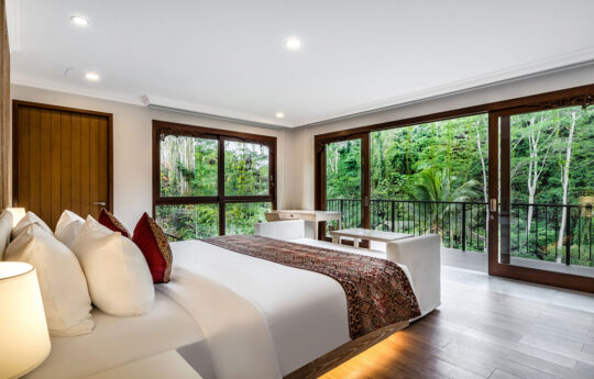 Master bedroom surrounded by nature with views of jungle