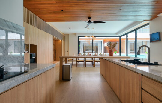 Fully equipped dining room kitchen