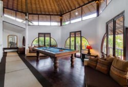 3 bedroom Seminyak villa for rent - Villa Matahari, contact us now!