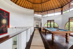 3 bedroom Seminyak villa for rent - Villa Matahari, contact us now!