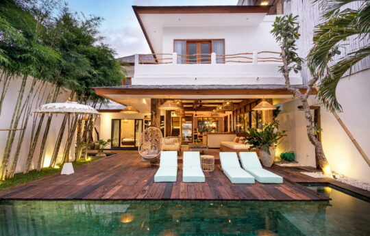 villa metisse exterior view with swimming pool and deck area