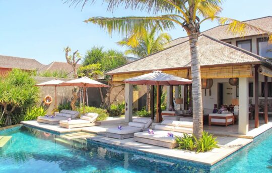 Bali Sanur Villas – Puri Saanti, poolside daybeds Puri Saanti Bali Sanur Villas