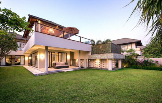 Garden area & villa exterior