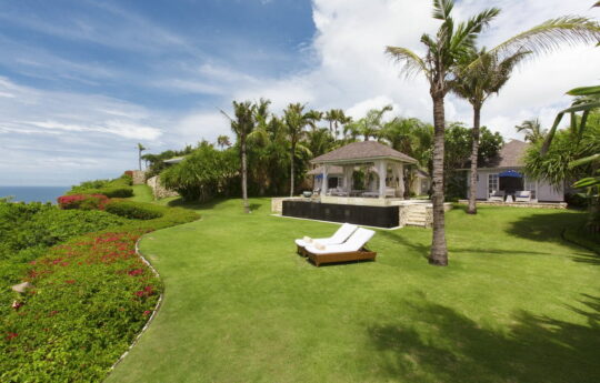 Garden & ocean views with gazebo and two day beds